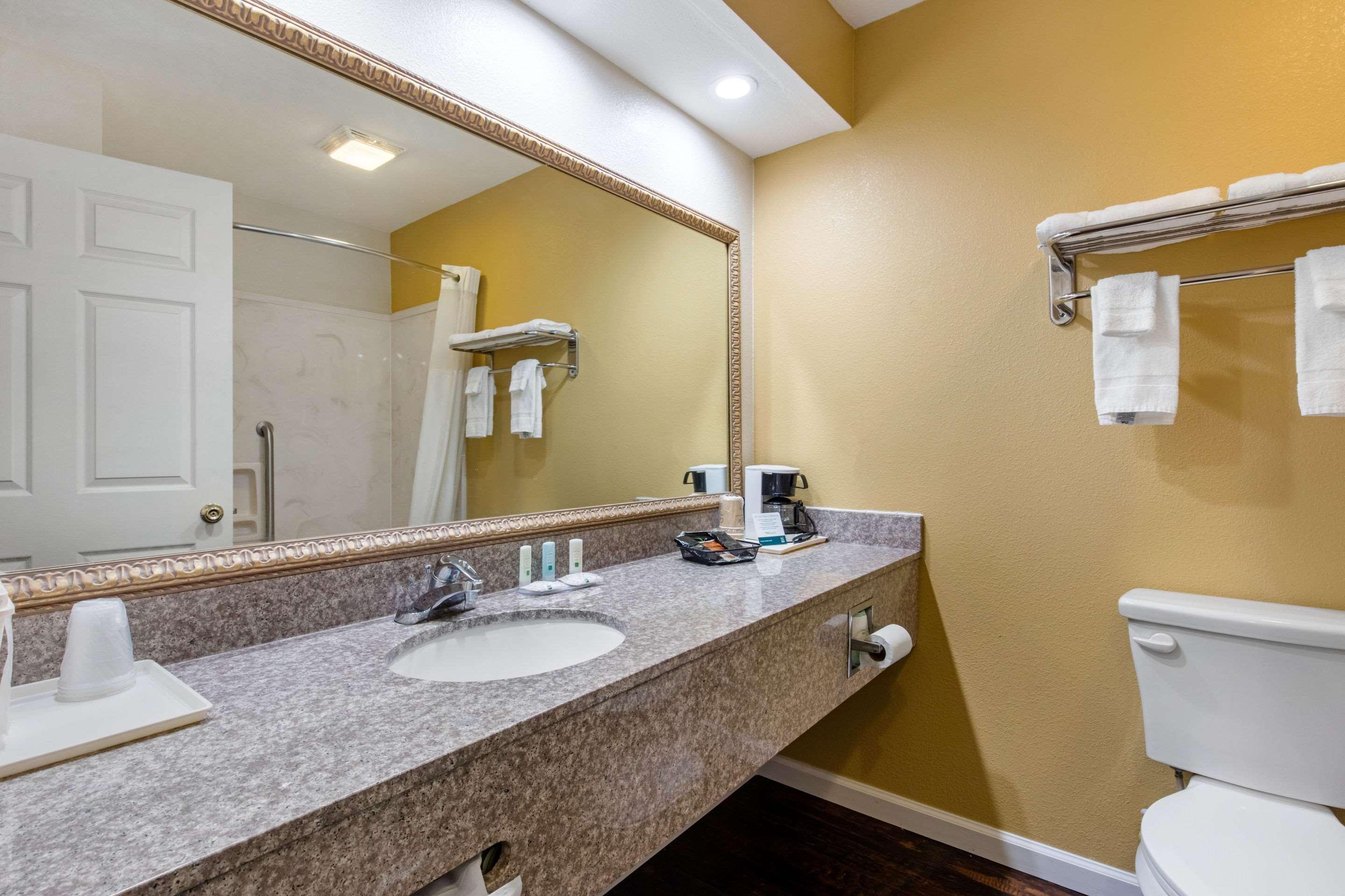 Quality Inn West Memphis I-40 Esterno foto