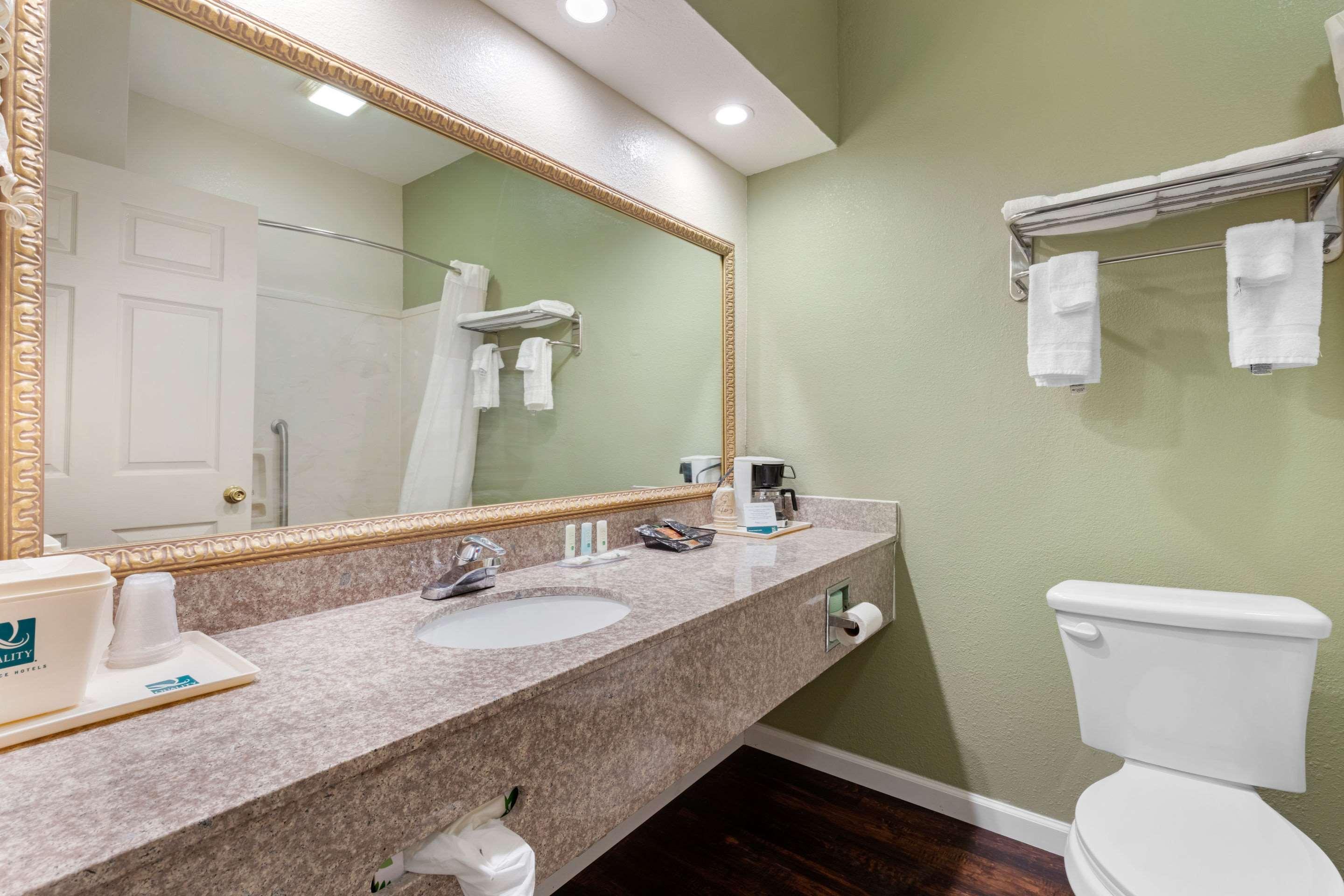 Quality Inn West Memphis I-40 Esterno foto