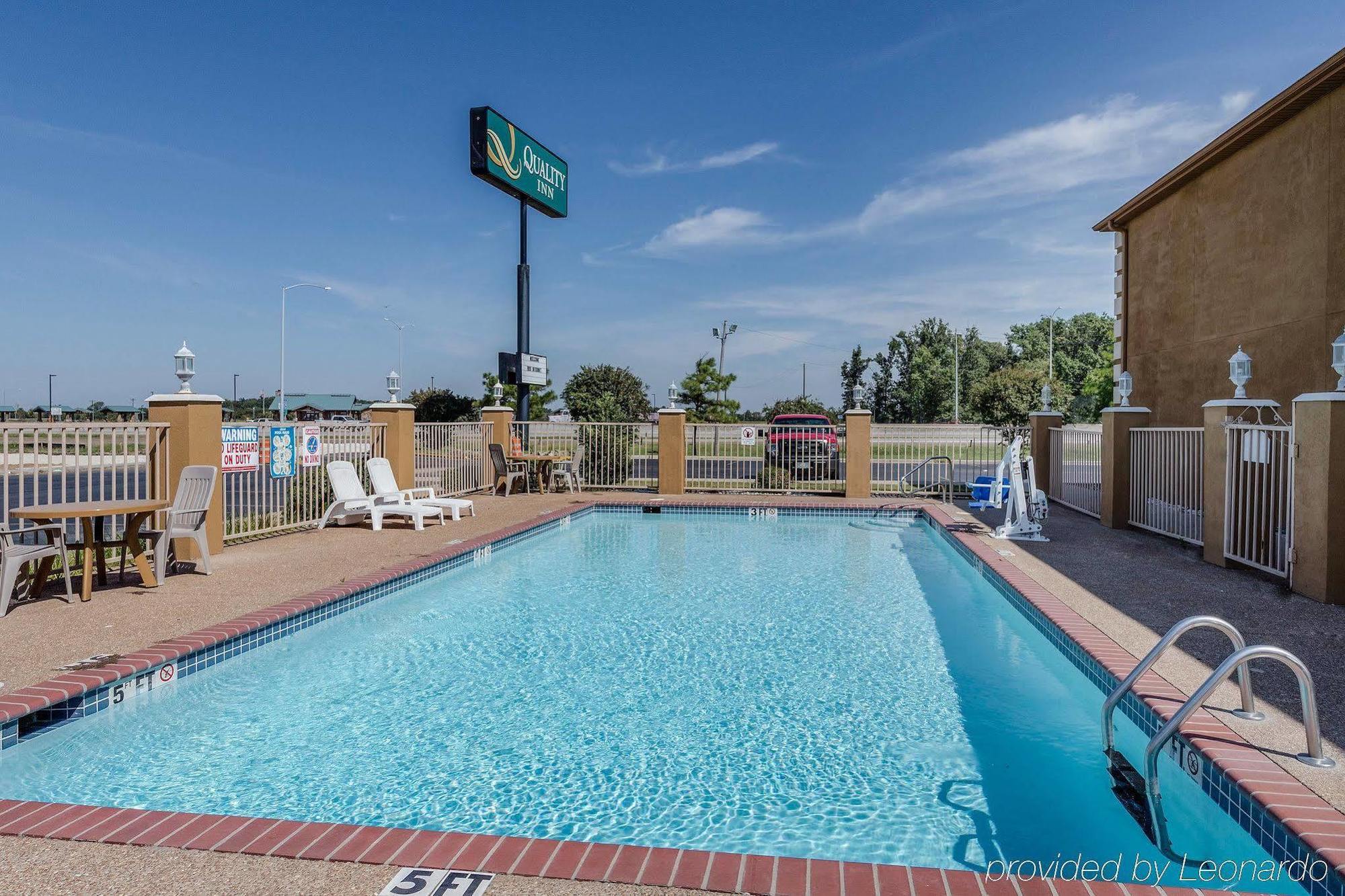 Quality Inn West Memphis I-40 Esterno foto